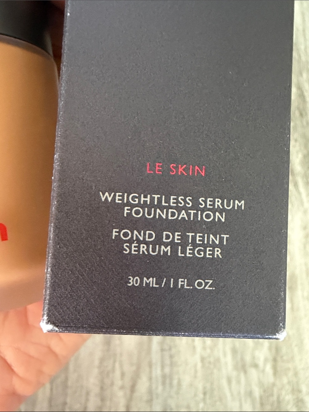 Le Skin Weightless Serum Foundation — tan 190g - Picture 4 of 4